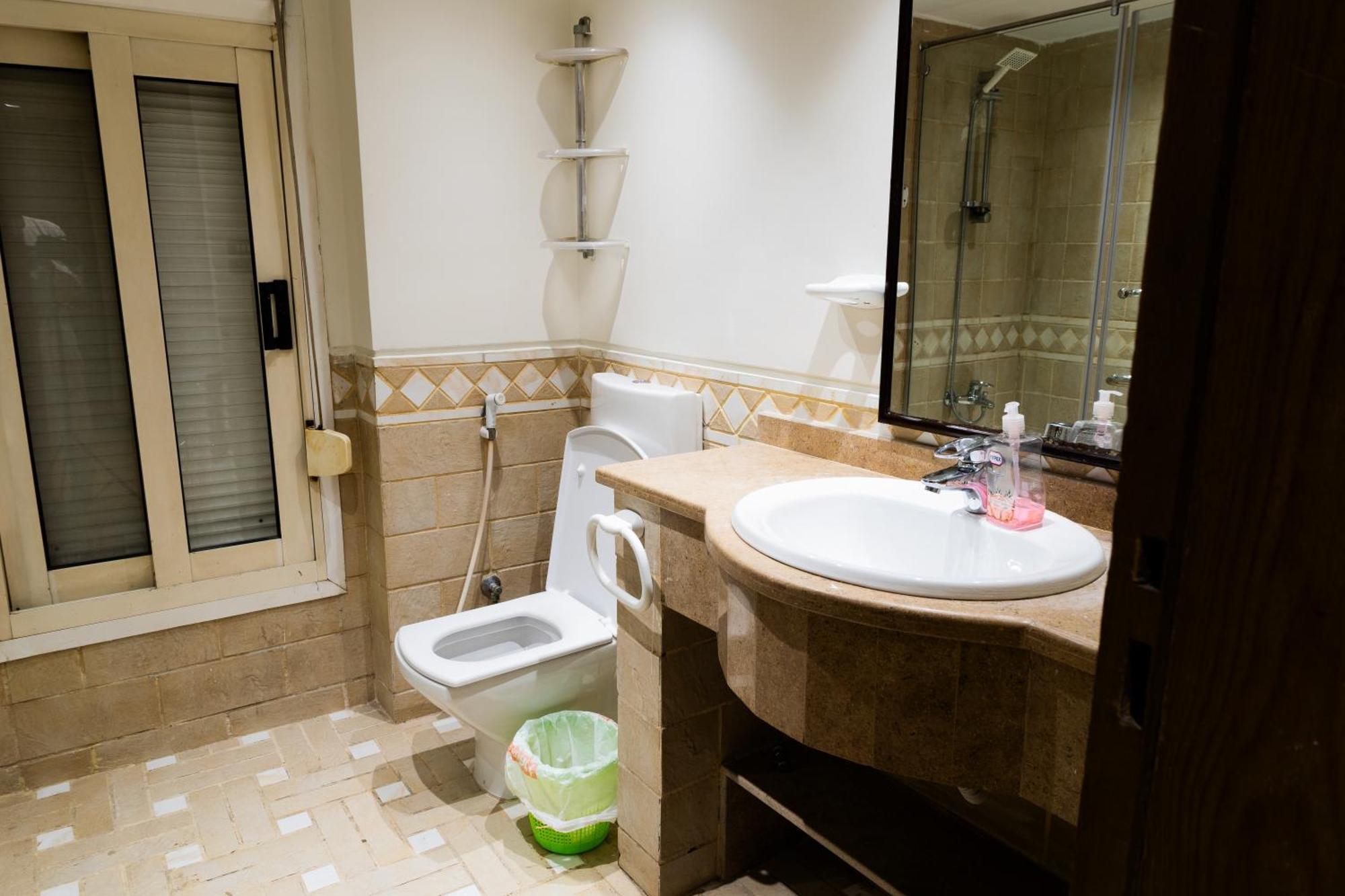 Spacious 3 Bedroom Dokki Apartment