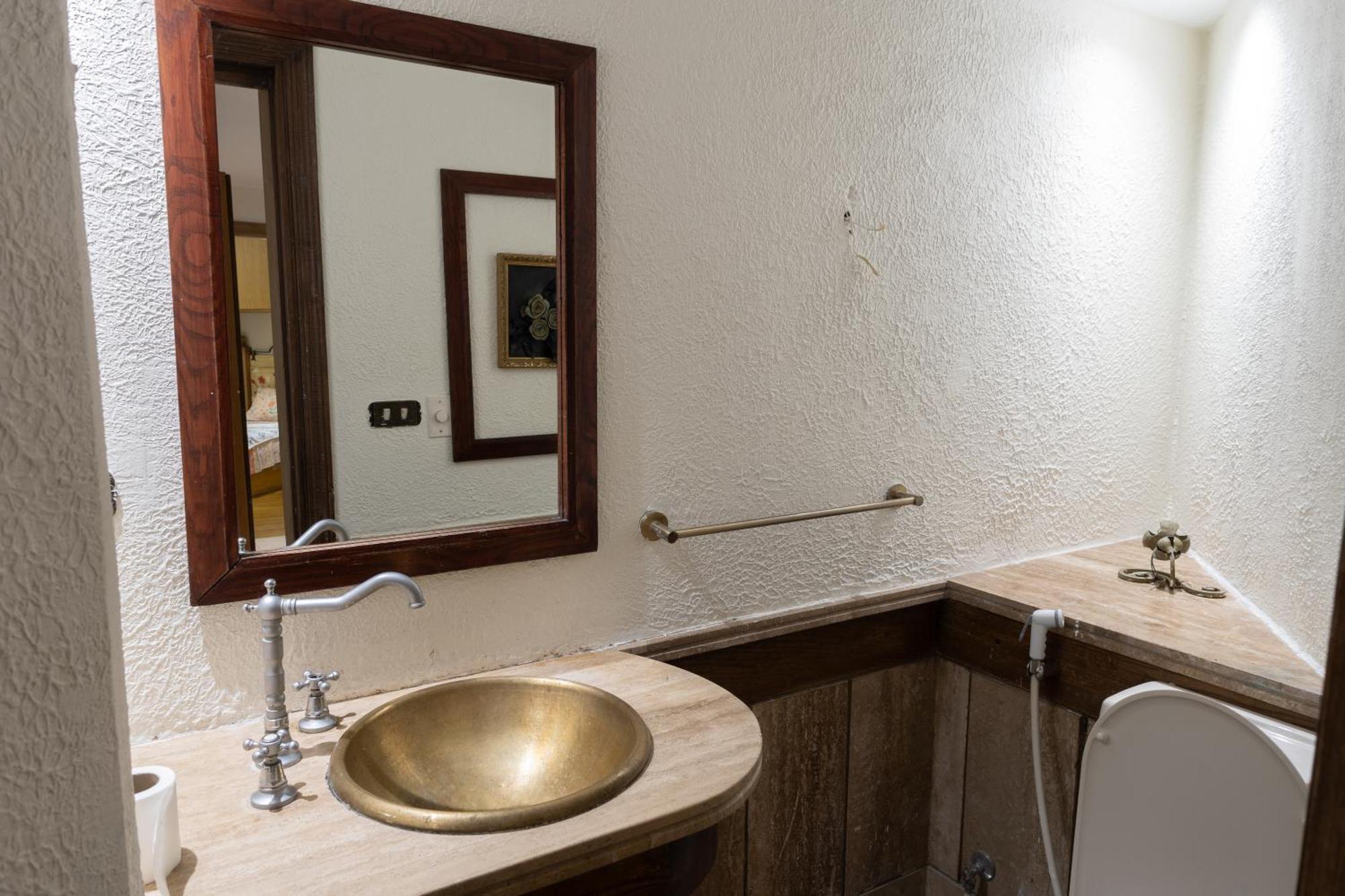 Spacious 3 Bedroom Dokki Apartment *